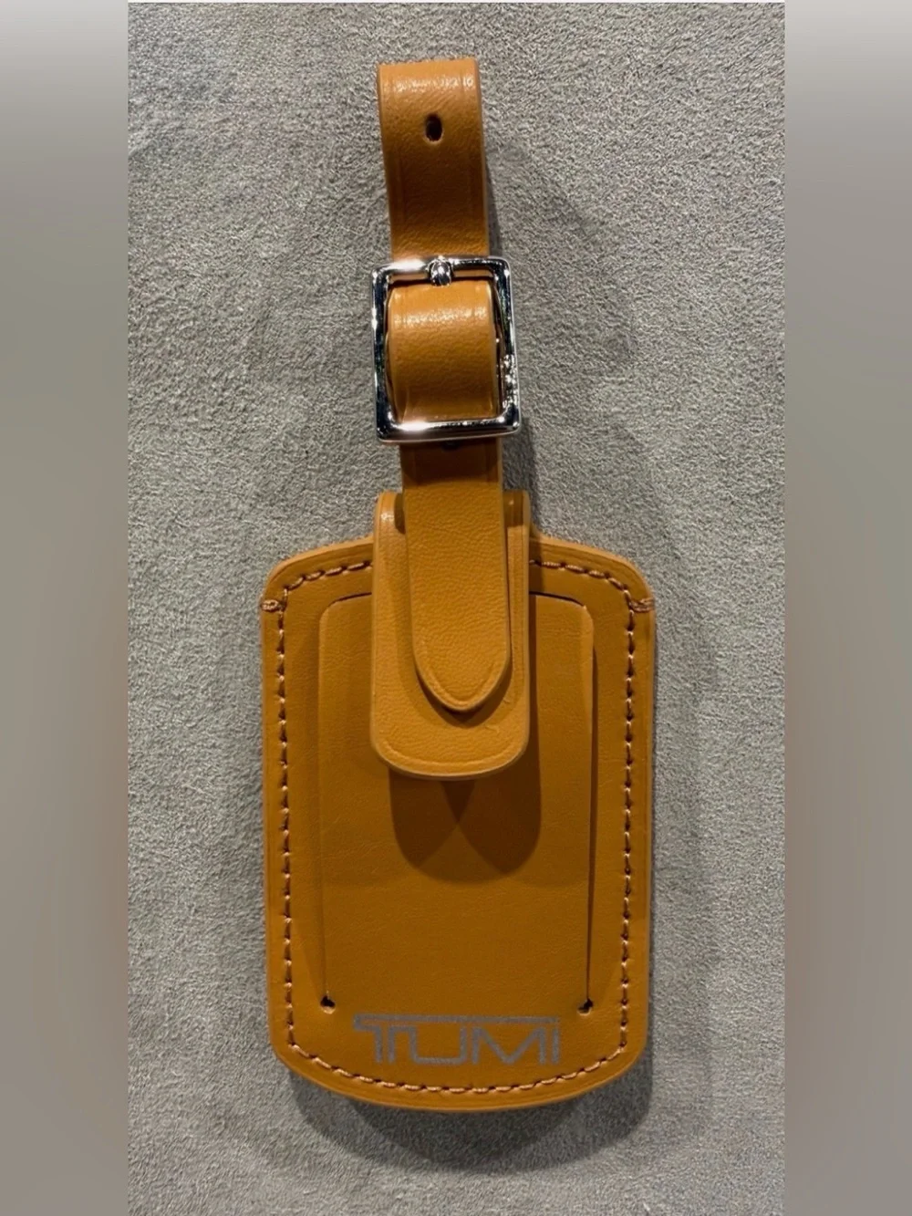 NEW Tumi 3.625” x 2.25” Leather Luggage Name Tag w/ Buckle - BURNING BRIDLE